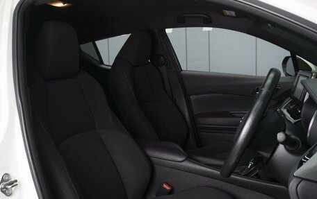 Toyota C-HR I рестайлинг, 2018 год, 1 945 000 рублей, 11 фотография