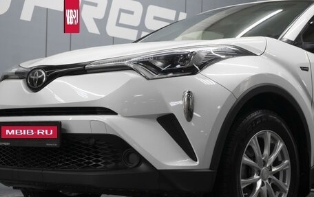 Toyota C-HR I рестайлинг, 2018 год, 1 945 000 рублей, 5 фотография