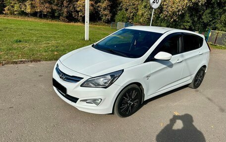 Hyundai Solaris II рестайлинг, 2015 год, 1 180 000 рублей, 2 фотография