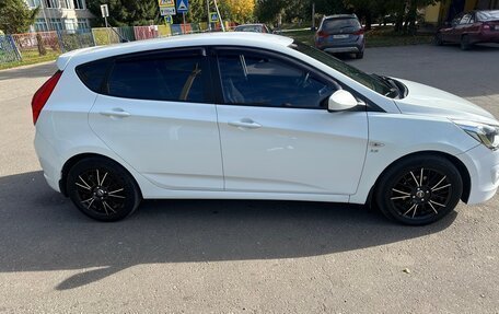 Hyundai Solaris II рестайлинг, 2015 год, 1 180 000 рублей, 4 фотография