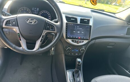 Hyundai Solaris II рестайлинг, 2015 год, 1 180 000 рублей, 10 фотография