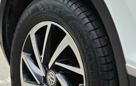 Volkswagen Tiguan II, 2018 год, 2 500 000 рублей, 3 фотография