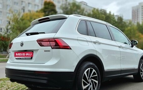 Volkswagen Tiguan II, 2018 год, 2 500 000 рублей, 6 фотография
