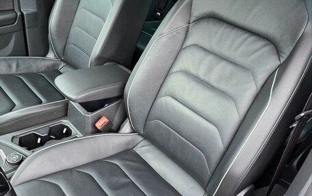 Volkswagen Tiguan II, 2018 год, 2 500 000 рублей, 16 фотография