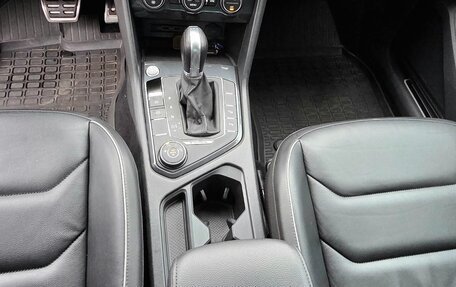 Volkswagen Tiguan II, 2018 год, 2 500 000 рублей, 17 фотография