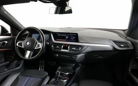 BMW 1 серия, 2019 год, 2 750 000 рублей, 14 фотография