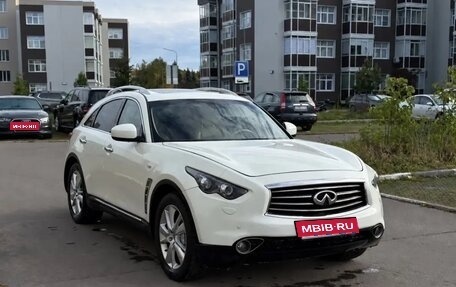 Infiniti QX70, 2013 год, 1 690 000 рублей, 3 фотография