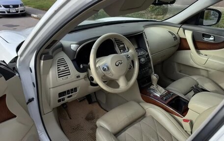 Infiniti QX70, 2013 год, 1 690 000 рублей, 7 фотография