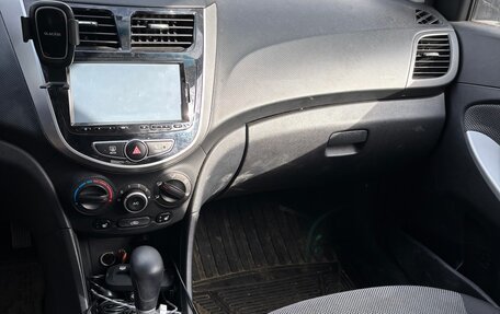 Hyundai Solaris II рестайлинг, 2012 год, 650 000 рублей, 7 фотография