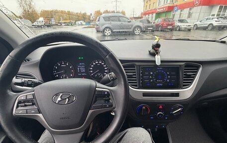 Hyundai Solaris II рестайлинг, 2017 год, 1 350 000 рублей, 7 фотография