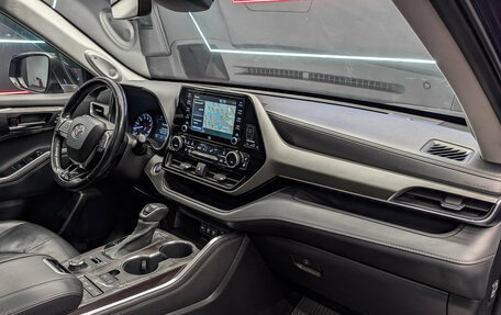 Toyota Highlander, 2021 год, 4 999 000 рублей, 13 фотография