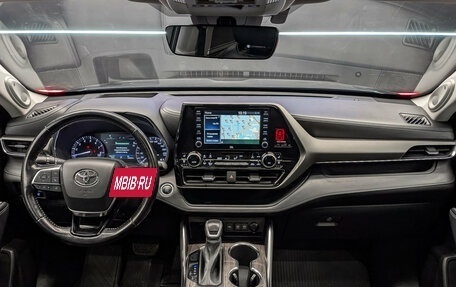 Toyota Highlander, 2021 год, 4 999 000 рублей, 14 фотография