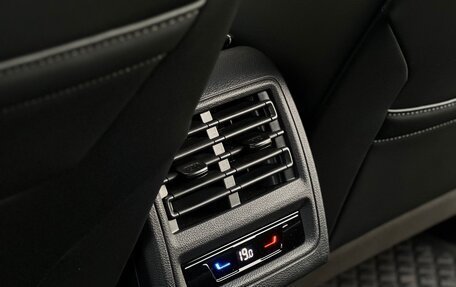 Volkswagen Golf VIII, 2021 год, 2 750 000 рублей, 24 фотография