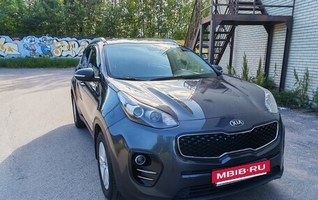 KIA Sportage IV рестайлинг, 2018 год, 1 800 000 рублей, 2 фотография