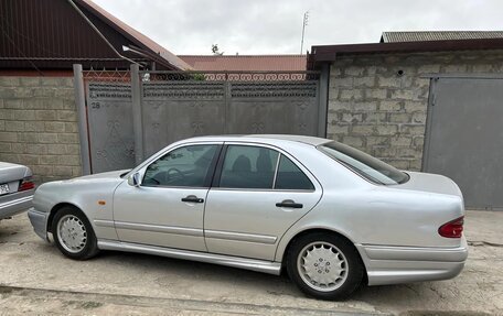 Mercedes-Benz E-Класс, 1997 год, 355 000 рублей, 2 фотография