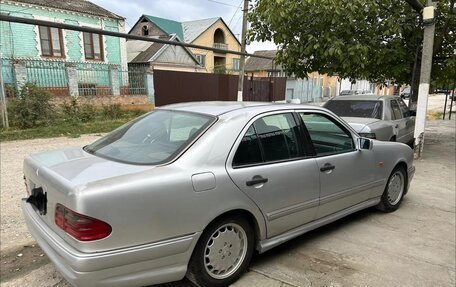 Mercedes-Benz E-Класс, 1997 год, 355 000 рублей, 3 фотография
