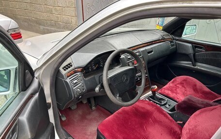 Mercedes-Benz E-Класс, 1997 год, 355 000 рублей, 4 фотография