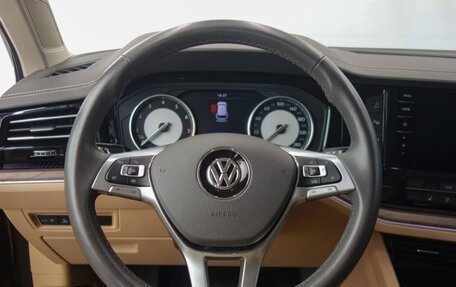 Volkswagen Touareg III, 2019 год, 4 100 000 рублей, 10 фотография