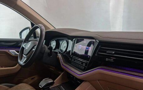 Volkswagen Touareg III, 2019 год, 4 100 000 рублей, 12 фотография