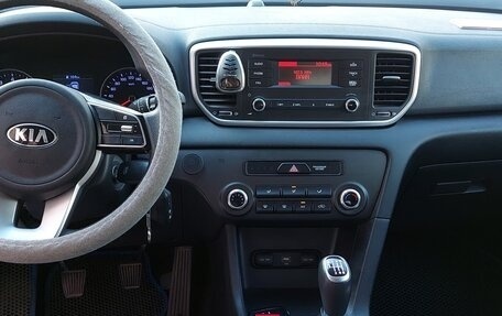 KIA Sportage IV рестайлинг, 2019 год, 1 900 000 рублей, 4 фотография