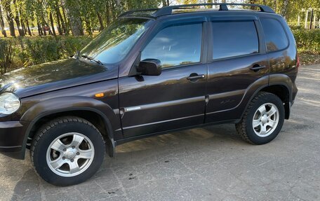Chevrolet Niva I рестайлинг, 2011 год, 390 000 рублей, 2 фотография
