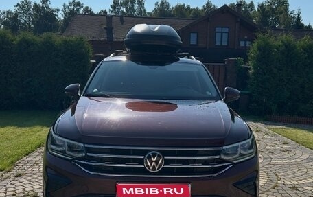 Volkswagen Tiguan II, 2021 год, 3 200 000 рублей, 1 фотография