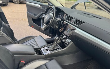 Skoda Superb III рестайлинг, 2018 год, 1 790 000 рублей, 4 фотография