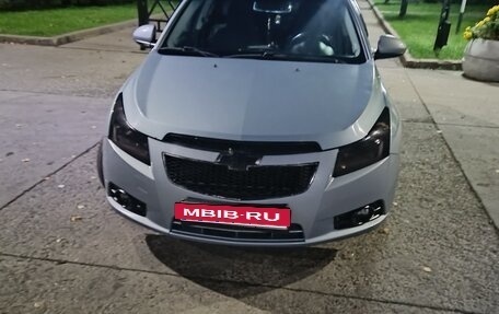 Chevrolet Cruze II, 2011 год, 850 000 рублей, 3 фотография