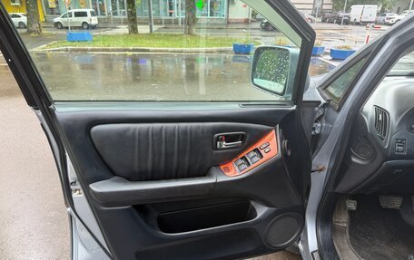 Lexus RX IV рестайлинг, 2002 год, 790 000 рублей, 10 фотография