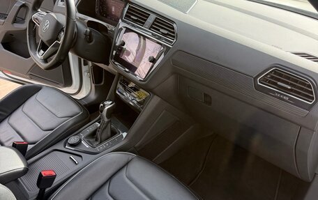Volkswagen Tiguan II, 2021 год, 3 760 000 рублей, 8 фотография