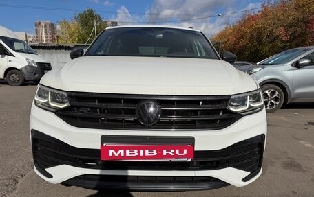 Volkswagen Tiguan II, 2021 год, 3 760 000 рублей, 3 фотография