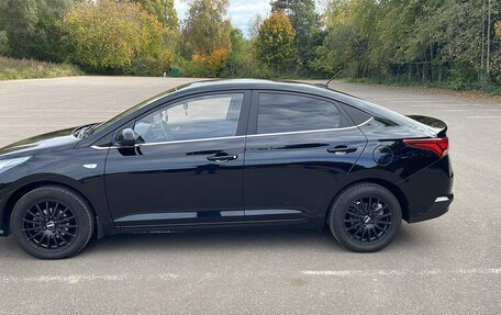 Hyundai Solaris II рестайлинг, 2022 год, 1 800 000 рублей, 3 фотография