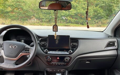 Hyundai Solaris II рестайлинг, 2022 год, 1 800 000 рублей, 9 фотография