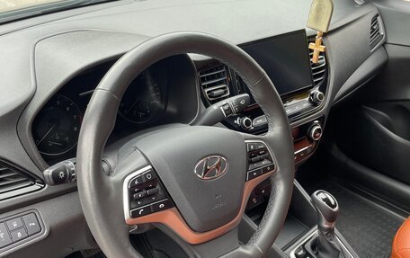 Hyundai Solaris II рестайлинг, 2022 год, 1 800 000 рублей, 15 фотография
