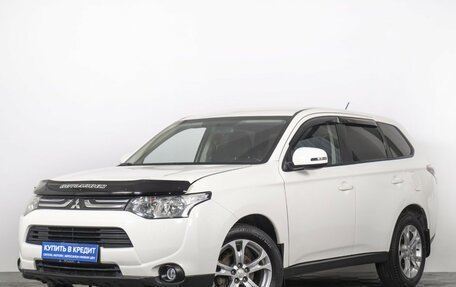 Mitsubishi Outlander III рестайлинг 3, 2013 год, 1 499 000 рублей, 3 фотография