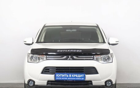 Mitsubishi Outlander III рестайлинг 3, 2013 год, 1 499 000 рублей, 4 фотография