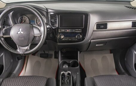 Mitsubishi Outlander III рестайлинг 3, 2013 год, 1 499 000 рублей, 11 фотография