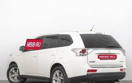 Mitsubishi Outlander III рестайлинг 3, 2013 год, 1 499 000 рублей, 6 фотография