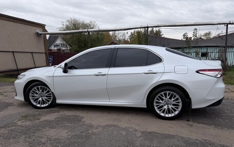 Toyota Camry, 2021 год, 3 175 000 рублей, 2 фотография