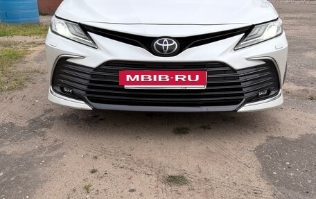 Toyota Camry, 2021 год, 3 175 000 рублей, 3 фотография