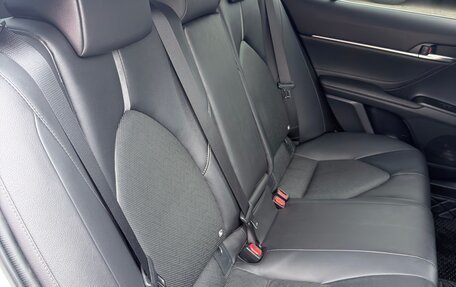 Toyota Camry, 2021 год, 3 175 000 рублей, 10 фотография
