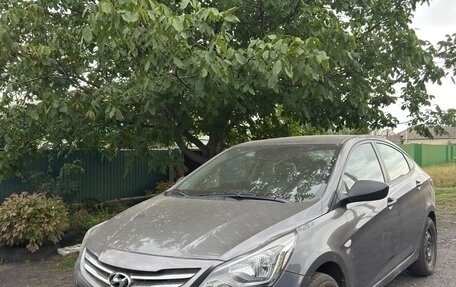 Hyundai Solaris II рестайлинг, 2014 год, 1 100 000 рублей, 3 фотография