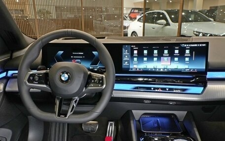 BMW 5 серия, 2025 год, 14 300 000 рублей, 10 фотография