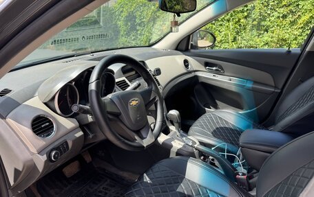 Chevrolet Cruze II, 2010 год, 550 000 рублей, 6 фотография