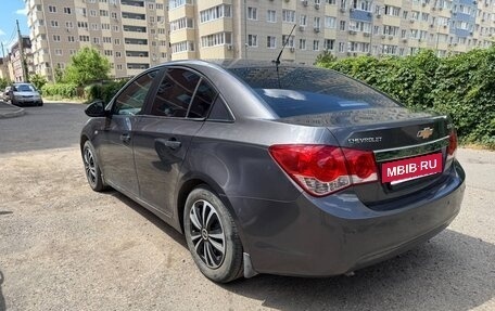 Chevrolet Cruze II, 2010 год, 550 000 рублей, 3 фотография