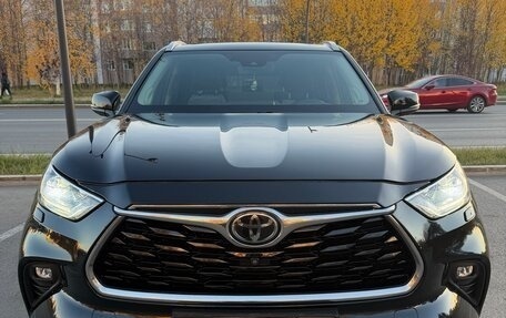 Toyota Highlander, 2020 год, 6 850 000 рублей, 4 фотография