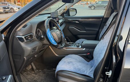 Toyota Highlander, 2020 год, 6 850 000 рублей, 28 фотография