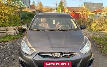 Hyundai Solaris II рестайлинг, 2013 год, 820 000 рублей, 4 фотография