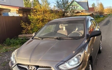 Hyundai Solaris II рестайлинг, 2013 год, 820 000 рублей, 5 фотография
