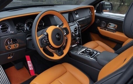 Rolls-Royce Cullinan, 2021 год, 37 000 000 рублей, 3 фотография